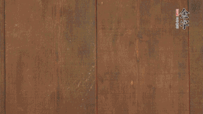 老豆腐切成塊。