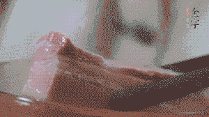 咸肉取出，切片備用。