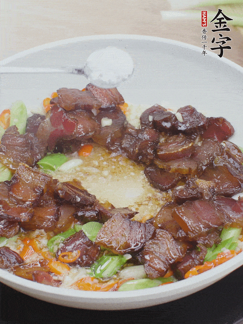 下醬油肉，一點(diǎn)生抽、白糖調(diào)味。