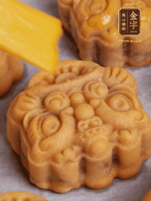 冷卻5分鐘刷上蛋液，160℃再烤10分鐘，回油1晚更香