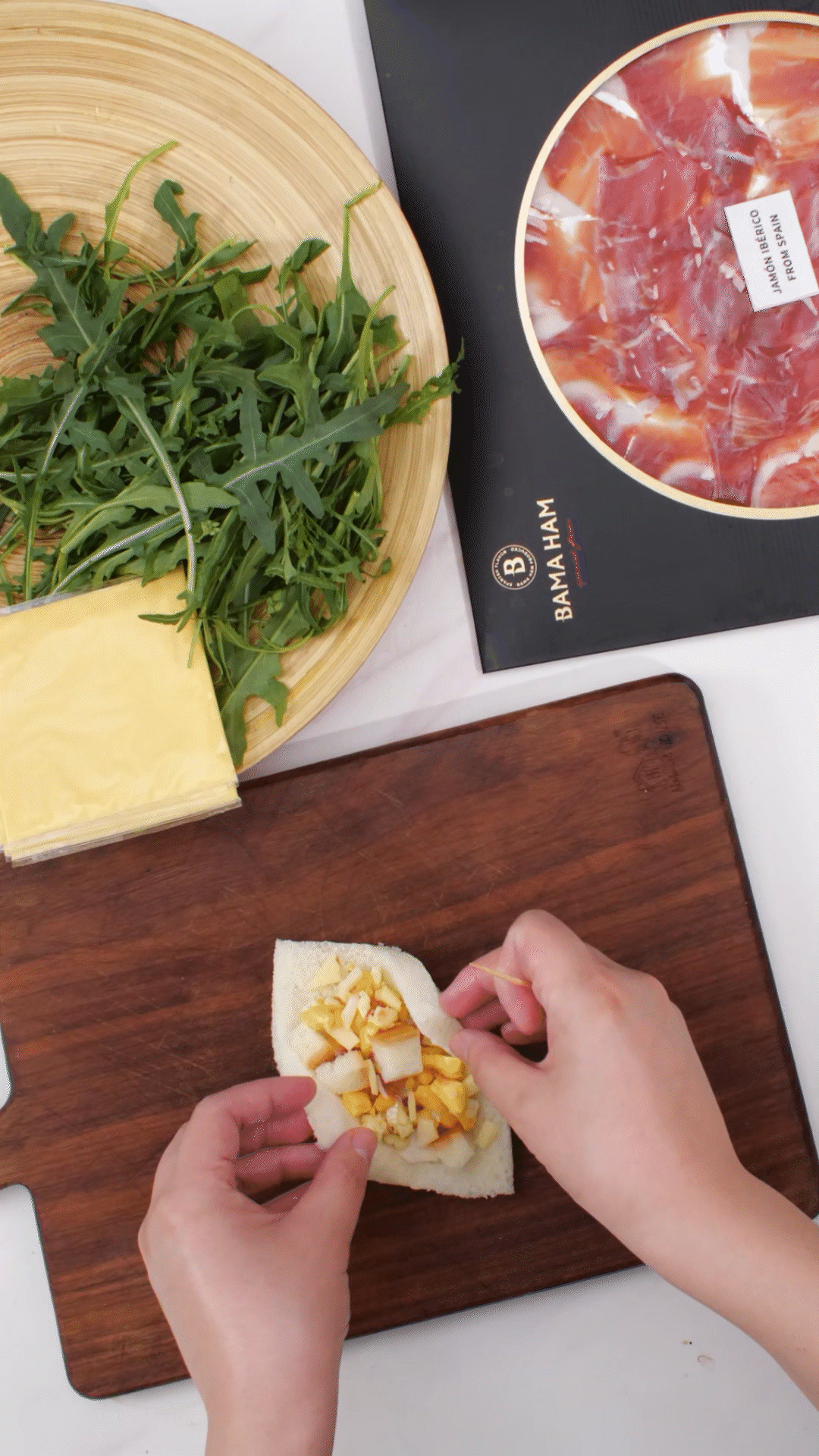 一片吐司，放一片芝士
