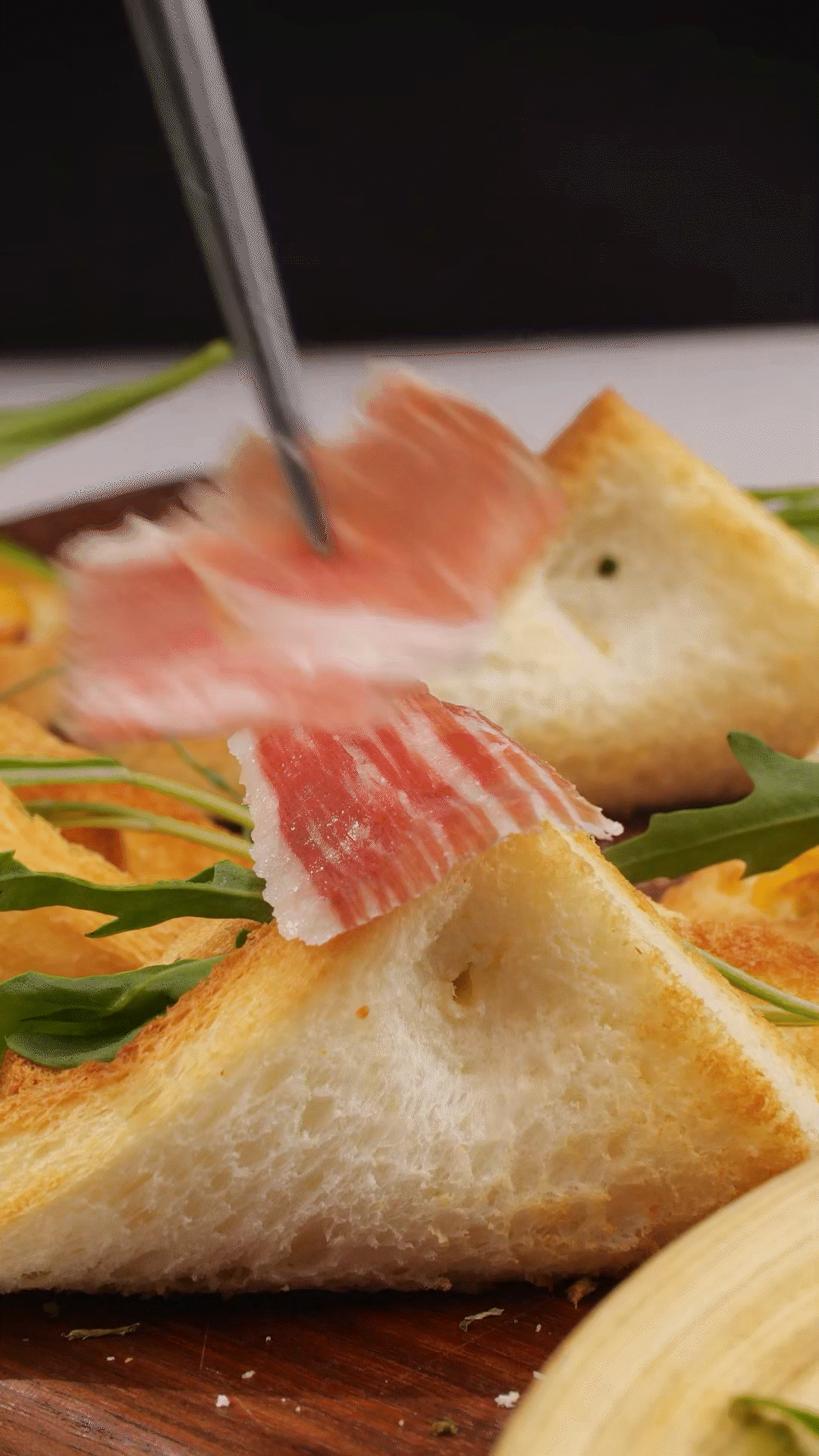 對折，用牙簽固定
